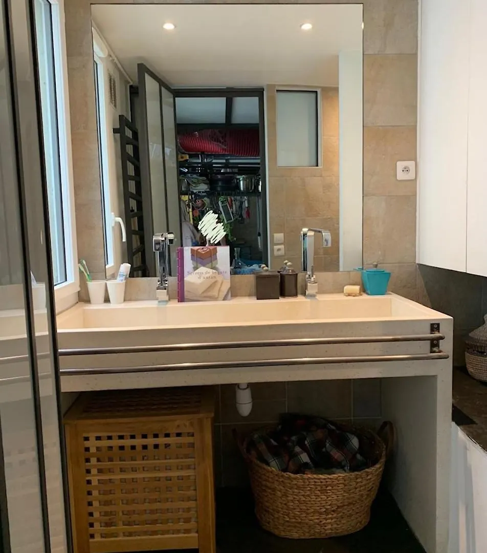 Quiet Loft 70Sq In Trendy 11Th Area Apartment Paris