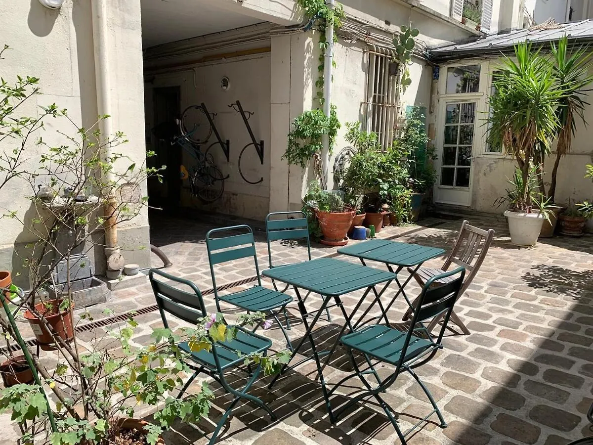 Quiet Loft 70Sq In Trendy 11Th Area Apartment Paris
